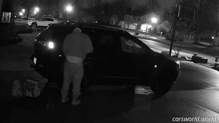 Hombre De Ohio Se Venga Del Conductor Que Chocó Su Camioneta Hace 2 Años / Carscoops